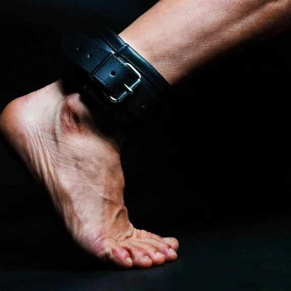 The Pranger Carcan Pilori Complet Metal Et Cuir – Image 8